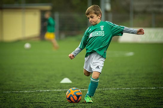 Sport z.B. Fußball ist ein wichtiger Ausgleich zum Lernen.